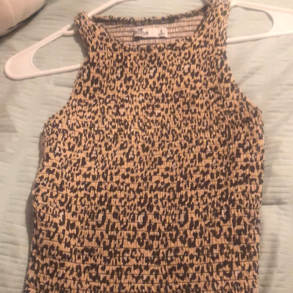hollister tank size XS